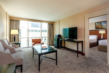 Suite, 2 Queen Beds, Non Smoking, Corner
