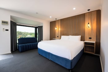 King Room with Spa Bath