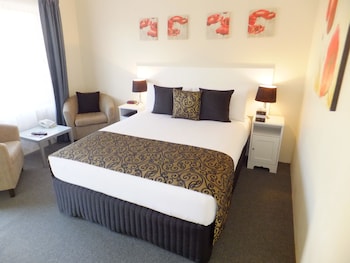 Hillside Queen Room