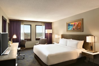 Classic Room, 1 King Bed, City View