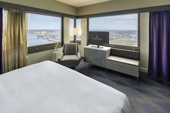 Classic Room, 1 King Bed, River View