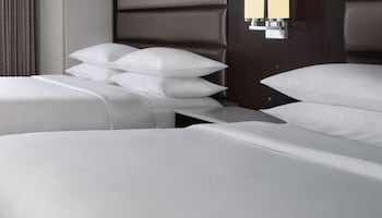 Room, 2 Queen Beds (Hearing Accessible)