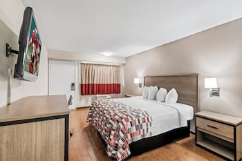 Deluxe Room, 1 King Bed, Smoking