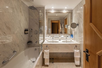 Double or Twin Room, Garden View (Golf Side)