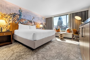 Standard Room, 1 King Bed