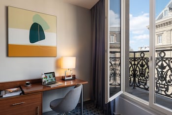 Premium Room, 1 King Bed