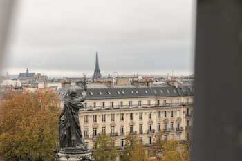 Duplex, 1 King Bed, Tower (Eiffel Tower View Room)