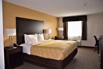 1 King Bed, Suite, Nonsmoking