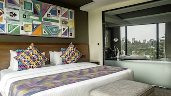 Signature Suite