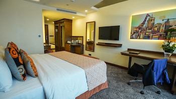 Panafric Deluxe Queen Room