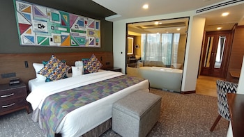 Signature Suite