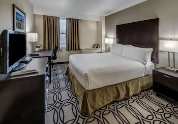 Standard Room, 1 Queen Bed, Non Smoking, Refrigerator & Microwave