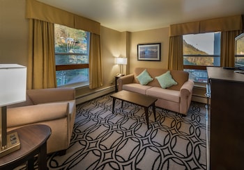 Suite, 2 Queen Beds, Non Smoking, Refrigerator & Microwave (with Sofabed)