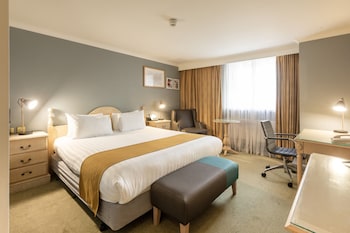 Suite, 1 King Bed, Corner