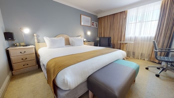 Suite, 1 King Bed, Corner