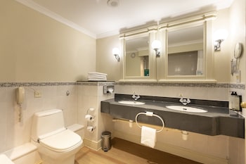 Suite, 1 King Bed with Sofa bed