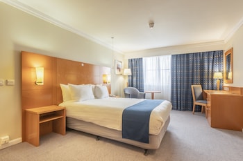 Standard Room, 1 Queen Bed