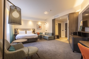 Premium Room, 1 Queen Bed with Sofa bed (Double Sofabed)