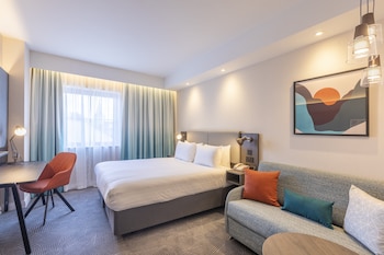 Premium Room, 1 Queen Bed with Sofa bed