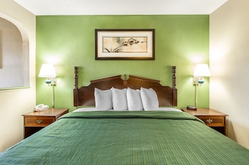 Suite, 1 King Bed, Accessible, Non Smoking