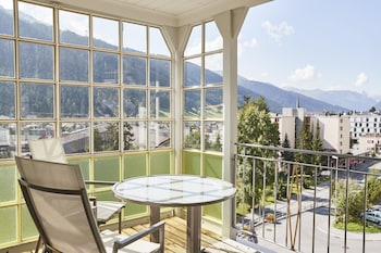 Deluxe Suite, 1 Double Bed, Mountain View