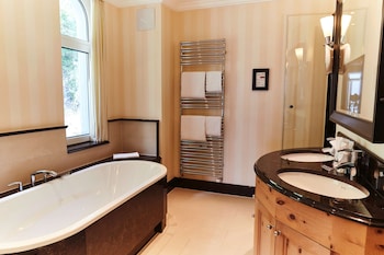 Deluxe Suite, 1 Double Bed, Mountain View