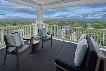 Superior Room, 1 King Bed, Balcony