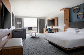 Club Studio Suite, 1 King Bed with Sofa bed