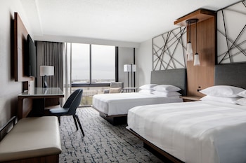 Room, 2 Queen Beds (Mobility/Hearing Access, Roll-In Shwr)