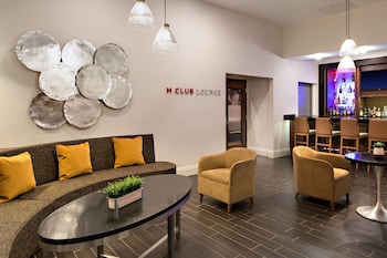 Concierge Room, Club Room, 1 King Bed with Sofa bed