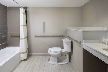 Room, 2 Queen Beds (Hearing Accessible)