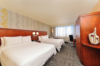 Room, 2 Queen Beds (Mountain View)