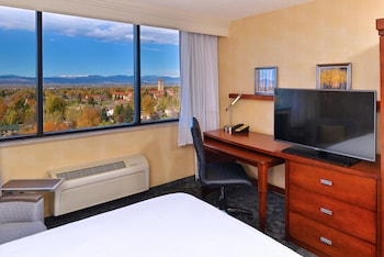 Room, 2 Queen Beds (Mountain View)