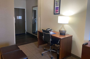 Suite, 1 King Bed, Non Smoking