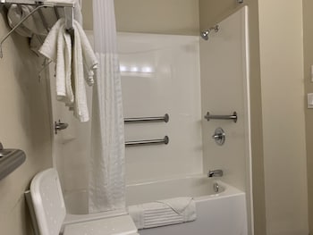 Suite, 1 Queen Bed with Sofa bed, Accessible, Non Smoking (Accessible Tub)