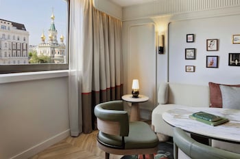 Junior Suite, 1 King Bed (View)