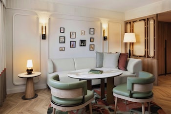 Junior Suite, 1 King Bed (View)
