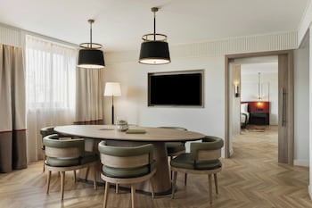 Suite, 1 Bedroom (View)