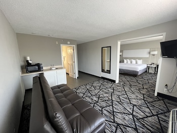 Studio Suite, 1 King Bed, Non Smoking