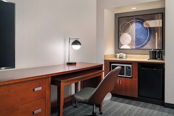 Suite, 1 Bedroom (Hearing Accessible)