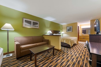Suite, 1 King Bed, Accessible, Non Smoking