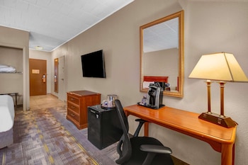 Room, 2 Queen Beds, Non Smoking (Dark Room, Pet Friendly)