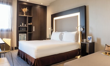 Standard Room, 1 Queen Bed with Sofa bed