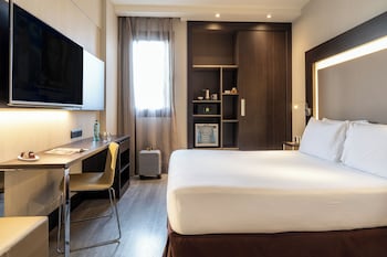 Standard Room, 1 Queen Bed with Sofa bed