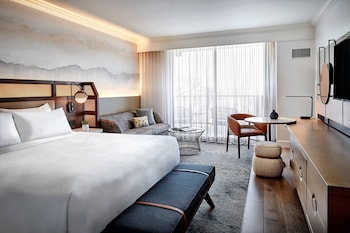 Room, 1 King Bed, Balcony