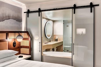 Room, 2 Queen Beds, Balcony