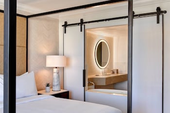 Junior Suite, 1 Bedroom (Hearing Accessible)