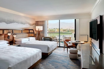 Signature Room, 2 Queen Beds, Balcony (View)