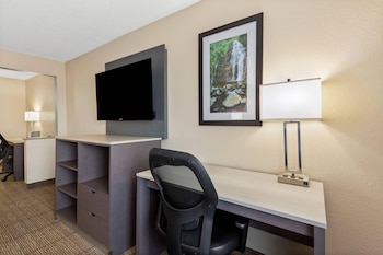 Suite, Non Smoking (2 Queen Beds)