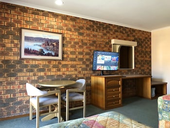 Standard Spa Twin Room - 1 Queen Bed and 1 Single Bed